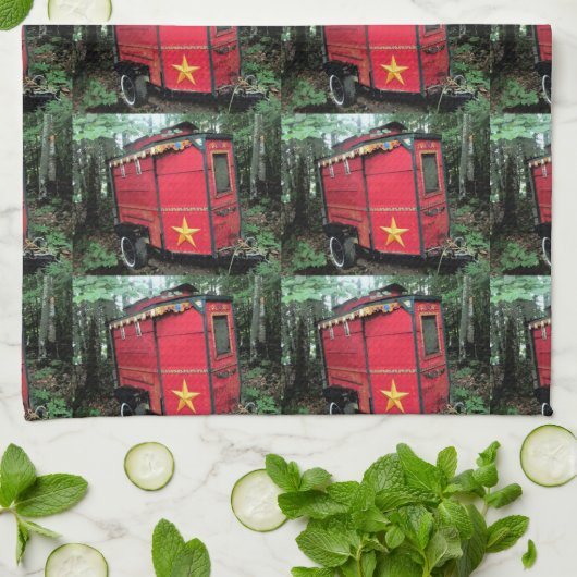 Linge De Cuisine Caravane minuscule gitane rouge customisée (Plié)