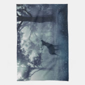 Linge De Cuisine Cerf avec Antlers dans une forêt ombragée (Vertical)