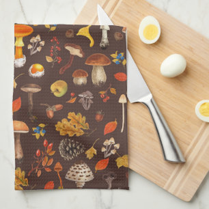 Linge De Cuisine Champignons sauvages sur fond marron
