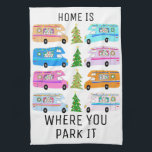 Linge De Cuisine Charmant Camping de Noël Retro RV Motorhomes Noël<br><div class="desc">J'espère que vous aimez ce motif de vacances. Ajoutez votre propre texte pour le customiser si vous le souhaitez. Consultez ma boutique pour plus d'articles correspondants et d'autres motifs de vacances. Merci d'avoir fait des emplettes avec moi !</div>