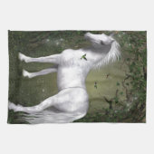 Linge De Cuisine Cheval blanc dans les bois avec des colibris (Horizontal)