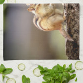 Linge De Cuisine Chipmunk mange une cacahuète (Plié)