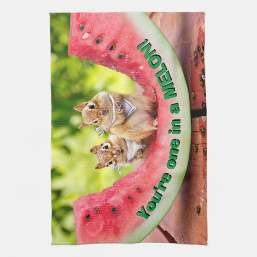 Linge De Cuisine Chipmunks mangeant de la pastèque (Vertical)