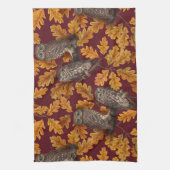 Linge De Cuisine Chouettes d'automne sur rouge foncé (Vertical)