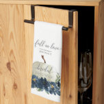 Linge De Cuisine Citrouille bleu de la Marine chute dans l'amour Fê<br><div class="desc">Ce design est composé d'un citrouille blanc rustique niché dans un bouquet de fleurs marines peintes en aquarelle et d'une végétation luxuriante. Les polices classiques élégantes cravate ce design ensemble. Voir la collection entière pour plus d'articles correspondants !</div>