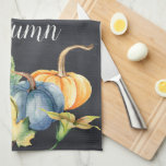 Linge De Cuisine Citrouille d'automne aquarelle Russe Chalkboard<br><div class="desc">De beaux citrouilles d'aquarelle dans les tons bleu, vert, orange et blanc sont présentés sur cette serviette de cuisine saisonnière. Vous pouvez customiser le mot Automne qui se trouve de part et d'autre de la serviette de cuisine. Dégustez vos invités et votre famille pour la chute et Thanksgiving avec cette...</div>