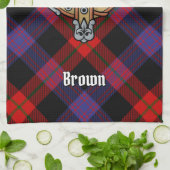 Linge De Cuisine Clan Brown Crest sur Tartan (Plié)