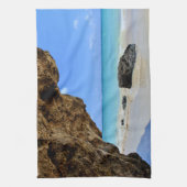 Linge De Cuisine Côte tropicale de plage avec un Big Rock (Vertical)