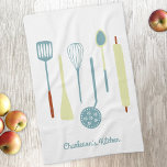 Linge De Cuisine Cuisine rétro personnalisée<br><div class="desc">Des outils de cuisine rétro amusants. Modifiez ou supprimez le nom ou le texte à personnaliser. Art original de Nic Squirrell.</div>
