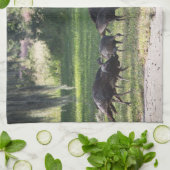 Linge De Cuisine Déchets sauvages sur l'herbe Photo (Plié)