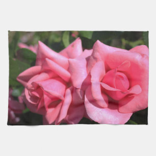 Linge De Cuisine deux fleurs roses roses chaudes.