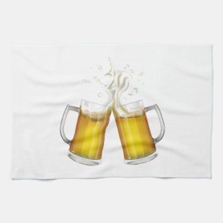 Linge De Cuisine Deux tasses avec une bière légère.