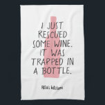 Linge De Cuisine Drôle Bouteille De Vin Dit Nom Rosé Rose Noir Nice<br><div class="desc">Drôle serviette de cuisine de vin avec illustration de bouteille de vin rosé et le vin disant "je viens de secourir du vin. il a été piégé dans une bouteille",  en rose et noir. Customisez facilement avec votre nom et vos couleurs préférées - tous les éléments sont modifiables.</div>