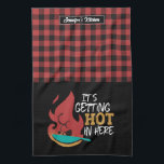 Linge De Cuisine Drôle Cuisine Pun Il devient chaud rouge noir Plai<br><div class="desc">Drôle et serviette de cuisine cool pour rendre la cuisine plus amusante. Cadeau personnalisé pour la famille et les amis qui aiment la cuisine, la cuisson et essayer une nouvelle recette dans la cuisine. Customisez le libellé qui convient à votre occasion. Vous pouvez utiliser l'outil de conception pour modifier davantage...</div>