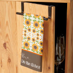 Linge De Cuisine Drôle Happy Sunflower Custom Alexa Citation<br><div class="desc">Amusant Chic Personnalisé motif floral moderne serviette de cuisine moderne. Ces serviettes colorées de cuisine tournesol sont parfaites pour ajouter une pop de couleur à votre cuisine. Faites-les uniquement à vous en ajoutant votre nom ou votre devis préféré. Que vous soyez un chef chevronné ou un aspirant cuisinier, ces serviettes...</div>