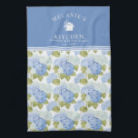 Linge De Cuisine Élégant Motif de fleurs d'hydragea bleu<br><div class="desc">Ajoutez une touche personnalisée à votre cuisine avec cette serviette élégante qui présente un beau motif floral bleu hydrangea et un monogramme personnalisé. Parfait pour un usage quotidien,  des cadeaux de ménage ou des occasions spéciales,  il allie style et fonctionnalité pour rehausser tout décor de cuisine.</div>