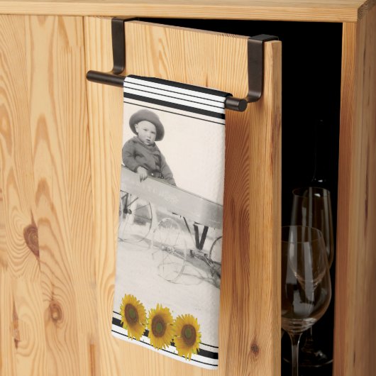 Linge De Cuisine Family Photos with Borders and Sunflowers (Pliage en tiers)