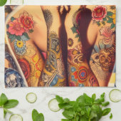 Linge De Cuisine Fille tatouée de l'ancienne école (Plié)