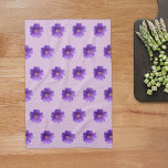 Linge De Cuisine Fleur de géranium violet Motif sans couture sur<br><div class="desc">Motif sans couture de fleurs de Geranium violet imprimé sur la serviette de cuisine. Serviette de cuisine design fleurie pour les amateurs de fleurs ou de nature.</div>