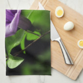Linge De Cuisine Fleur violette sur Arrière - plan vert (Quart Plié)