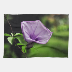 Linge De Cuisine Fleur violette sur Arrière - plan vert