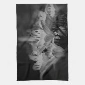 Linge De Cuisine Fleurs Lys En Noir Et Blanc (Vertical)