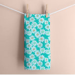 Linge De Cuisine Flore de marais rétro sur vert Turquoise<br><div class="desc">Étendez votre cuisine avec le charme original et kitsch de cette serviette de cuisine à marguerite rétro des années 60. Cette cuisine essentielle dispose d'une délicieuse motif marguerite avec pétales blancs et centre vert pastel et orange, dressé contre un arrière - plan turquoise lumineux. Le contraste doux crée une esthétique...</div>