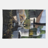 Linge De Cuisine France, Bourgogne, Chablis. Vin local et (Horizontal)