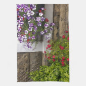 Linge De Cuisine Gîte écossais avec pétunias et rose (Vertical)