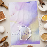 Linge De Cuisine Glam Lilac Gold Abstrait Peinture Élégant Monogram<br><div class="desc">Personnalisez facilement ce style glamour abstrait couleur lilas peinture et faux or spray arrière - plan avec vos détails personnalisés.</div>