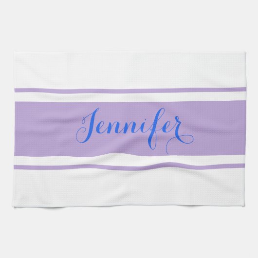 Linge De Cuisine Grand nom de script bleu, Lavender Strips sur blan (Horizontal)