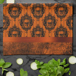 Linge De Cuisine Halloween gothique chic | Crânes orange et noirs<br><div class="desc">Tous les jours c'est Halloween ! #goth Vintage,  dramatique et pointu a inspiré l'arrière - plan de ton de bijou sombre et moody avec un motif de crâne encadré noir. Pour la coordination des produits,  visitez le magasin JustFharryn Zazzle. Tous droits réservés. #zazzlemade</div>