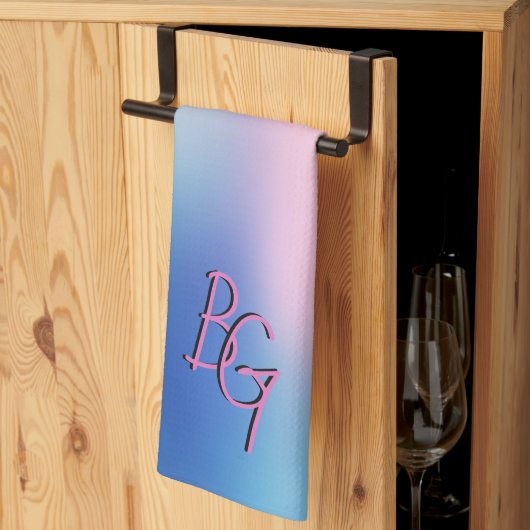Linge De Cuisine Initiales de monogramme de couleur arc-en-ciel pas (Pliage en tiers)