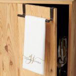 Linge De Cuisine Initiales de script or Monogramme minimaliste blan<br><div class="desc">Un chic monogramme noir or moderne et chic sur une serviette de cuisine blanche,  avec un script initial dramatique avec des swashes et votre nom complet dans un type serif moderne,  postez-le des notes. Une élégance simple.</div>