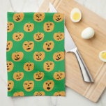Linge De Cuisine Jack-O-Lanterns CITROUILLE d'Halloween<br><div class="desc">Décorez votre cuisine avec cette serviette de plat citrouille amusante. Fait un grand ménage saisonnier ou cadeau mariage! Vous pouvez le customiser et ajouter du texte. Consultez ma boutique pour plus de couleurs et de motifs !</div>