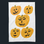Linge De Cuisine Jack-O-Lanterns CITROUILLE d'Halloween<br><div class="desc">Décorez votre cuisine avec cette serviette de plat citrouille amusante. Fait un grand ménage saisonnier ou cadeau mariage! Vous pouvez le customiser et ajouter du texte. Consultez ma boutique pour plus de couleurs et de motifs !</div>