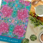 Linge De Cuisine Joli citation personnalisée Motif de coeur rose<br><div class="desc">Joli Nom Floral Personnalisé ou Citation Torchon Moderne. Ajoutez votre nom de citation amusante à cette serviette fleurie colorée. Ces serviettes de cuisine mignonnes sont parfaites pour ajouter un peu de couleur à votre cuisine. Associez-le avec une bouteille de vin et il fait un grand cadeau personnalisé pour les amis,...</div>
