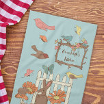 Linge De Cuisine Joli Cottagecore Oiseaux et animaux Personnalisé<br><div class="desc">Ils adoreront montrer cette serviette personnalisée dans leur cuisine. Il est décoré dans un joli style maisonnette avec des illustrations d'oiseaux, de papillons, d'une grenouille, d'un lapin, d'une souris, de champignons et de quelques fleurs avec un spot pour ajouter un nom ou un court message en écriture brune ou en...</div>