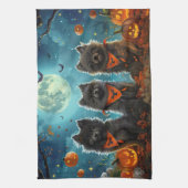 Linge De Cuisine Keeshond Halloween Éffrayant (Vertical)