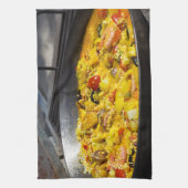 Linge De Cuisine La paella est cuite sur un grill (Vertical)