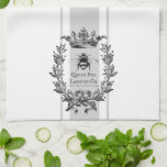 Linge De Cuisine Laurel Wreath Queen Bee d'inspiration française gr<br><div class="desc">Une couronne Laurel d'inspiration Vintage et une abeille victorienne ornent cette serviette de cuisine personnalisée tissée à la gaufre. Parfait pour tous les intérieurs de cuisine d'inspiration française. © Julie McIver</div>