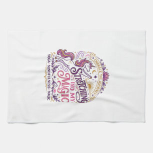Linge De Cuisine Licorne s'étirant dans mon magnifique fond blanc s
