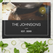 Linge De Cuisine Madern Black White Photo & Nom de famille Monogram (Plié)