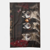 Linge De Cuisine Malamute en Alaska près de la cheminée Noël (Vertical)