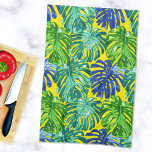 Linge De Cuisine Maman Été Tropical Feuilles Vert Jaune<br><div class="desc">Votre femme va adorer cette serviette de thé tropical de Jessica Amber. Comprend de grands feuilles monstères vibrants en vert, turquoise et bleu, sur un arrière - plan jaune. Vous pouvez modifier la couleur de l'arrière - plan. Un grand morceau de décor pour votre maison de plage ! 🌿 Pour...</div>