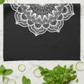 Linge De Cuisine Mandala blanc sur fond noir (Plié)