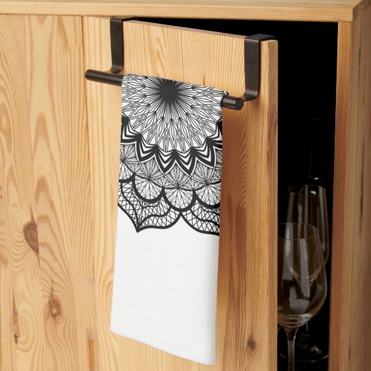 Linge De Cuisine Mandala noir sur fond blanc (Pliage en tiers)