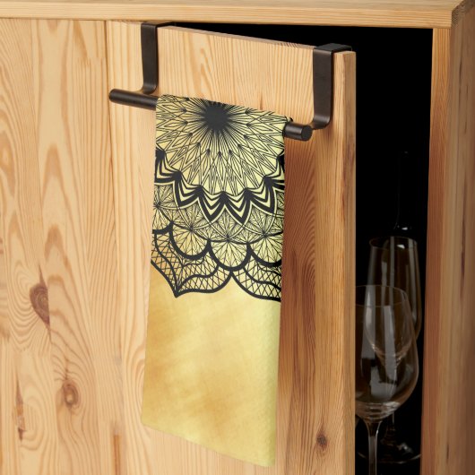 Linge De Cuisine Mandala noir sur fond or doux (Pliage en tiers)