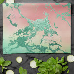 Linge De Cuisine Marbre cool | Jolie Pastel Coral et Green Ombre<br><div class="desc">Bright riche et vibrante palette avec un dégradé d'aquarelle texturé en marbre d'inspiration unicorne coloré dans un bleu turquoise radiant et sombre rose avec lavande violet. Ce dégradé peint à la main ajoute une parfaite couleur pop. De la collection "Modern Watercolor Marbles", ce design présente des tourbillons fluides abstraits créant...</div>