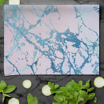 Linge De Cuisine Marbre Iridescente | Tendance Faux Holo bleu rose<br><div class="desc">Luxueuse texture d'hologramme en marbre d'iridescence muet dans un bleu foncé, vert menthe, rose et violet lavande à l'ombre métallique. Ce dégradé féminin peint à la main ajoute une parfaite couleur pop. De la collection "Modern Watercolor Marbles", ce design présente des tourbillons fluides abstraits créant un motif cool accentué par...</div>